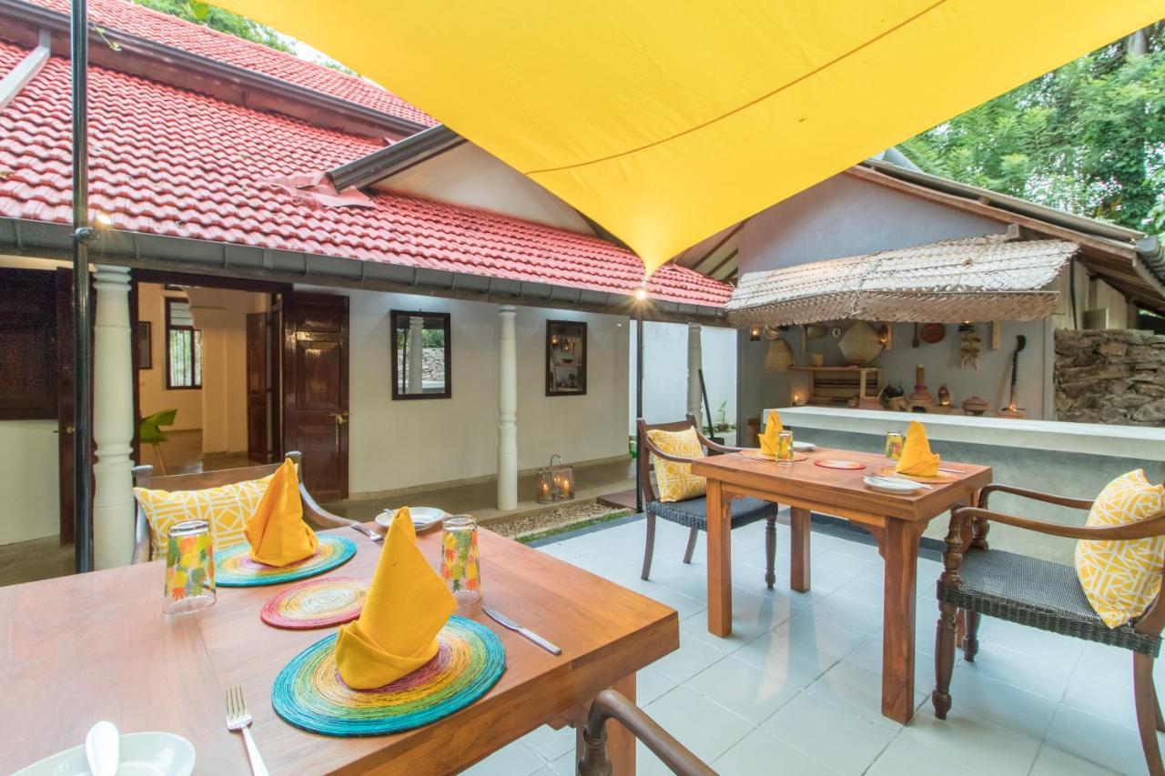 The Pineapple Villa Gampaha Eksteriør billede